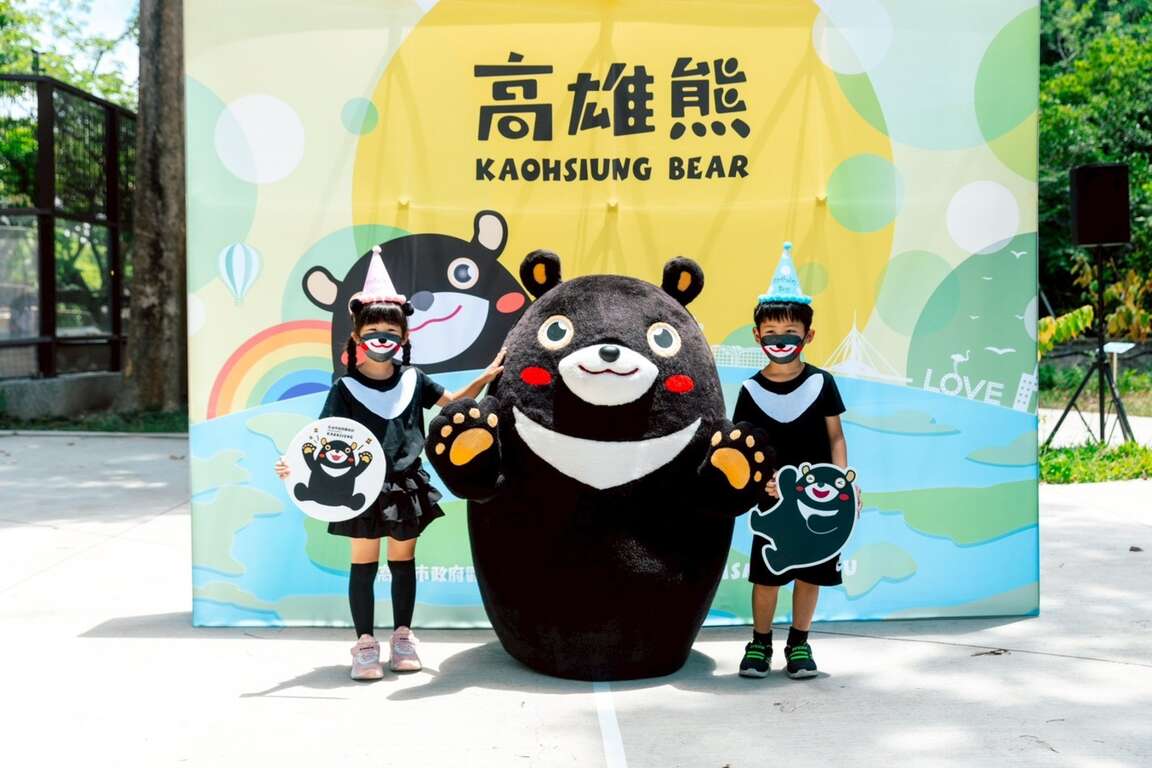 圖5.小粉絲穿上母親手作高雄熊服裝成為全場焦點