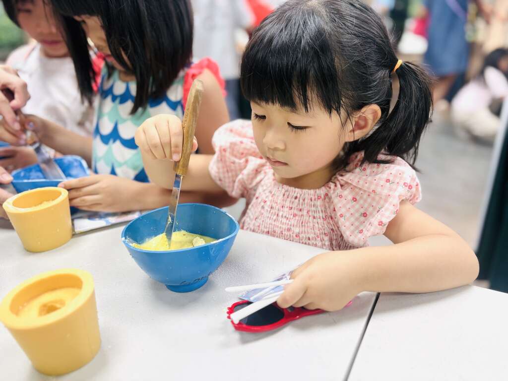 圖9 小朋友參與DIY體驗活動
