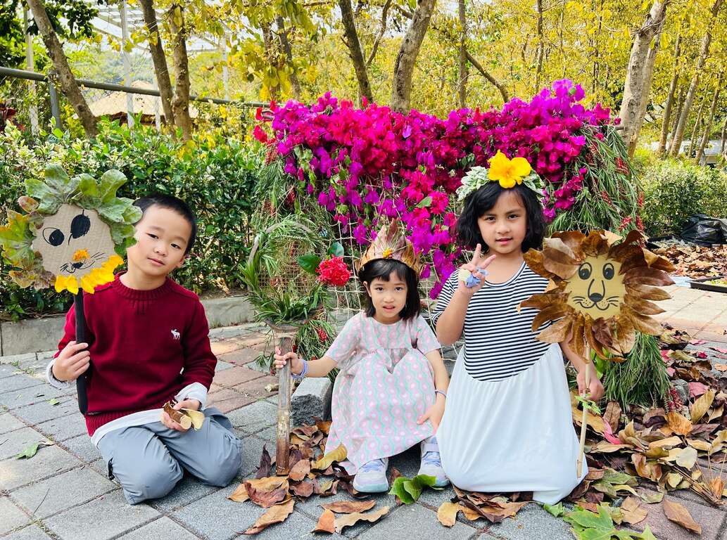 圖4 大小朋友體驗植物面具及花環DIY